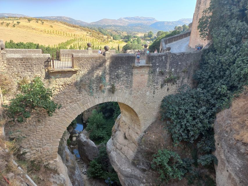 Ronda & Setenil de las Bodegas - SemiPrivate - Setenil de las Bodegas and its rock-roofed streets