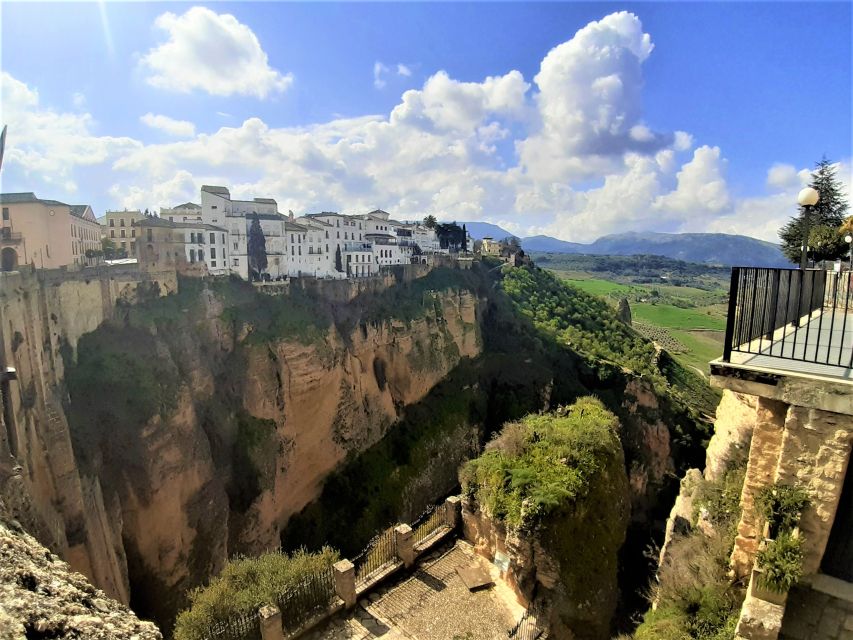Ronda: Sightseeing Walking Tour - Moorish streets, buildings, and the Collegiate