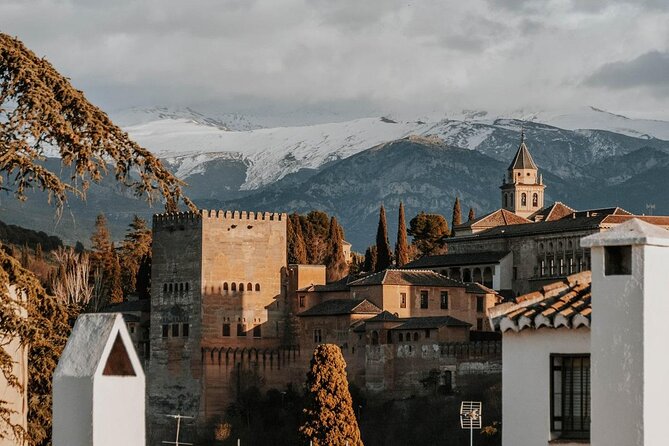 Semi Private Tour to the Alhambra from Nerja - Key points at a glance