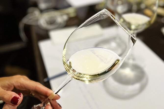 Sensory Tasting to Discover Wine with the 5 Senses - Should you book the Marbella sensory tasting?