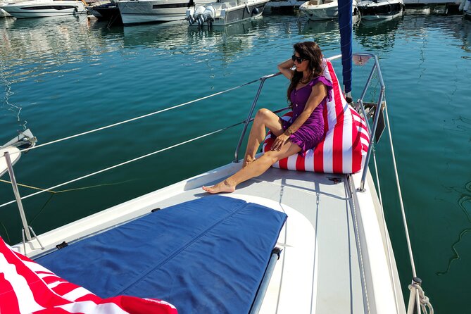 Shared Sailboat Experience Feel nature with dolphins - Snacks, drinks, and the small-boat feel
