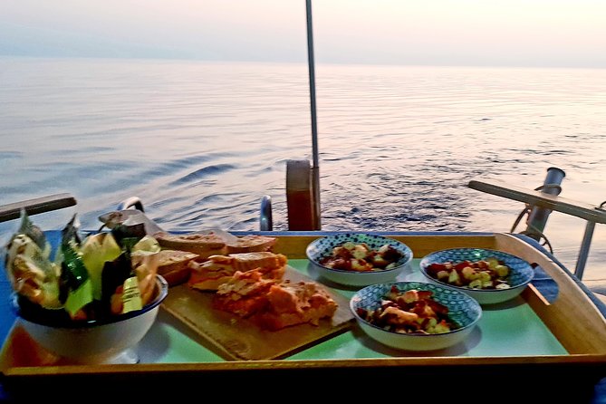 Sunset Boattrip + Tapa + Cava - Summer wildlife and the chance to swim