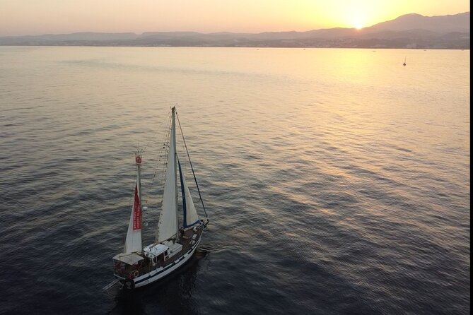 Sunset Sailing Experience in Estepona - Sailing gently along the Costa del Sol