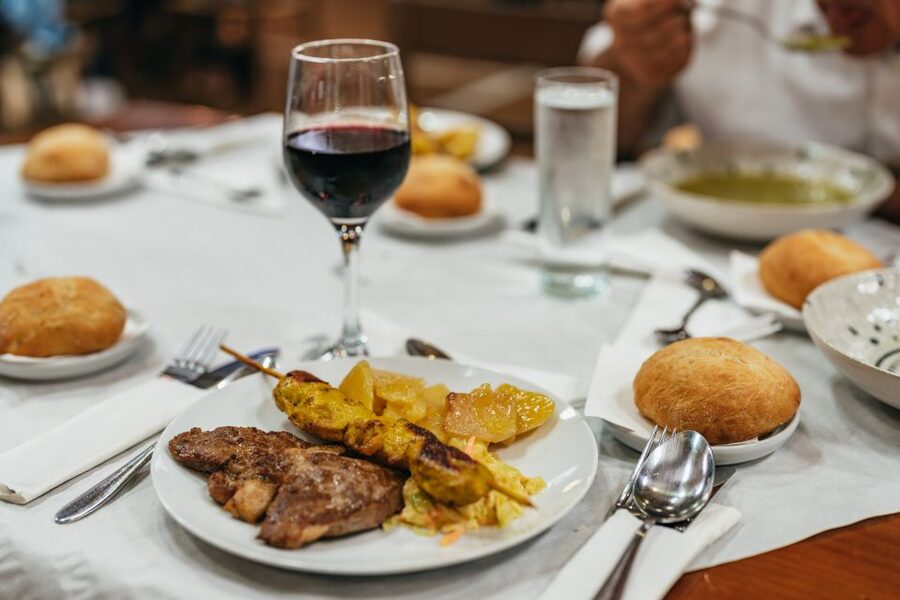 Torremolinos: Flamenco Show with Dinner and Drinks - A Torremolinos evening built around flamenco
