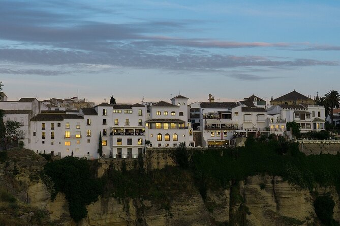 Tour in Ronda with Guided Visit and Setenil de las Bodegas - First look at Ronda from the Tajo gorge