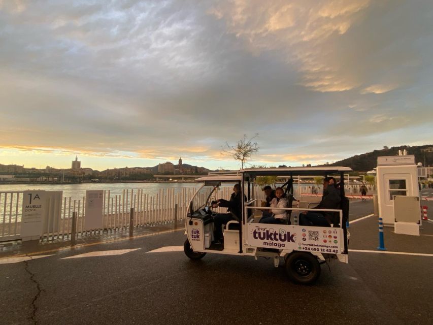 Tour TukTuk Málaga - Málaga at street level, without the long walk