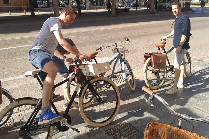 Vintage Style Bike Rental in Malaga - Building your own day in Malaga