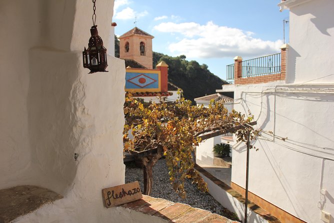 White Villages Tour in the Nerja area: Small-Group Tour and Lunch - The walking and weather reality