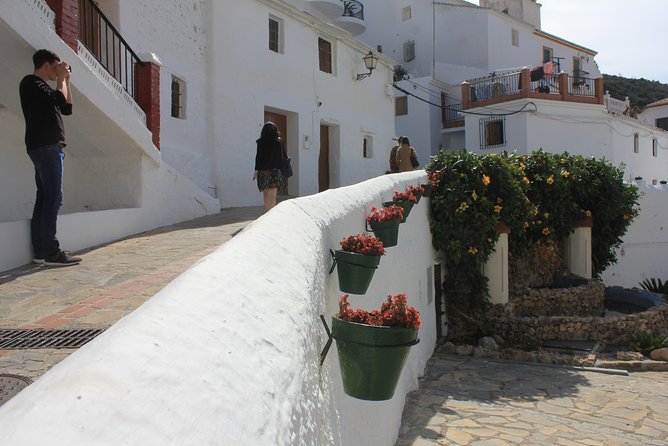 White Villages Tour in the Nerja area: Small-Group Tour and Lunch - Canillas de Albaida, narrow lanes and a coffee pause