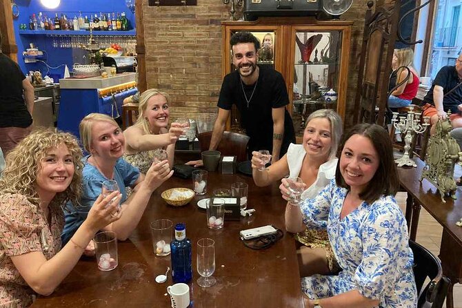 Wine and Tapas walking Tour in Malaga - Practical details that shape the night